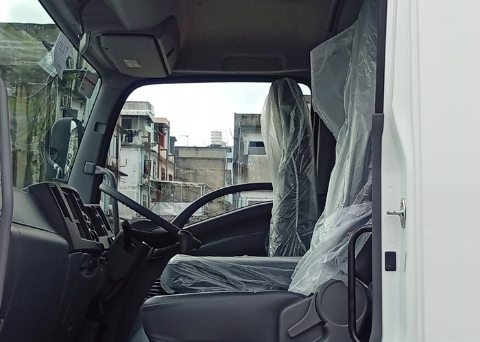 Used 10
                    ISUZU
                     for Sale Image