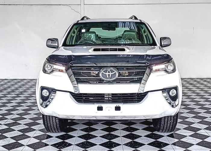Used 5
                    TOYOTA
                     for Sale Image