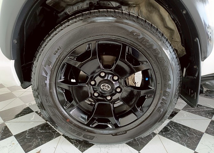 Used 5
                    TOYOTA
                     for Sale Image