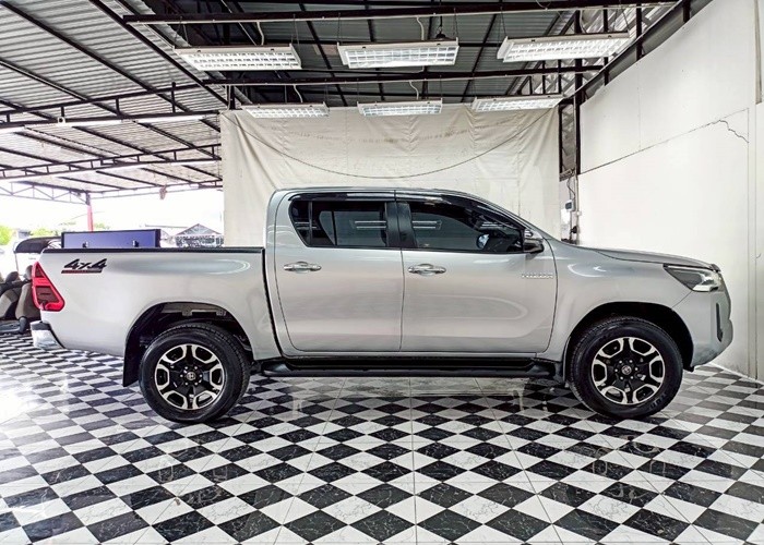 Used 8
                    TOYOTA
                     for Sale Image