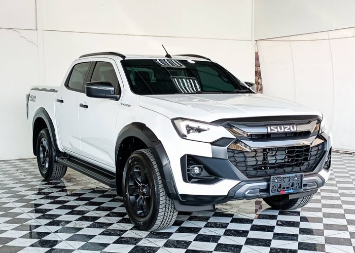 Used 1
                    ISUZU
                     for Sale Image